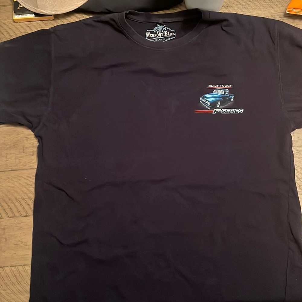 Newport blue f-series XL black t-shirt